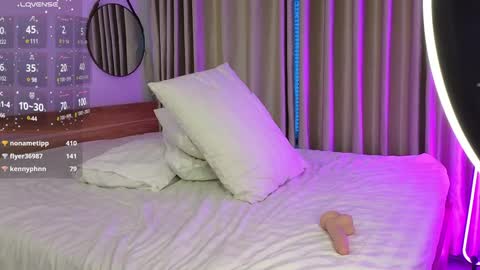 akina_star online show from 12.30.24