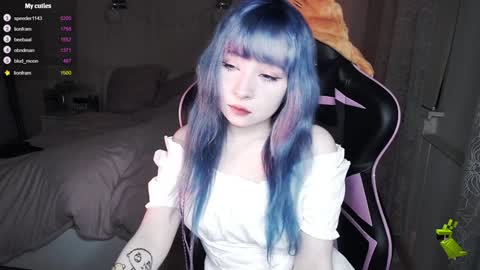 akirahartyx online show from 01.06.25