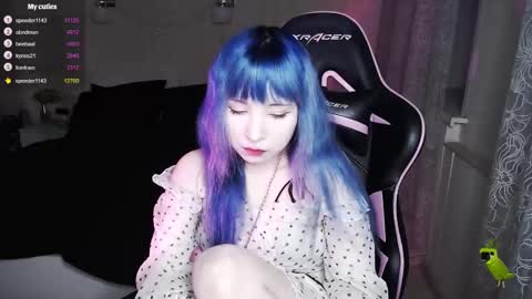 akirahartyx online show from 03.09.25