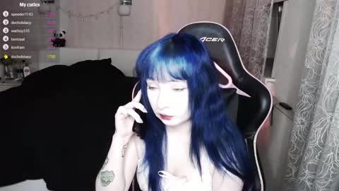 akirahartyx online show from 04.14.26