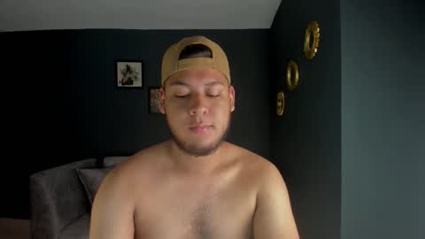 Snapshot of akon_2 chatting on 02.26.26 Akoon online show from 02.26.26