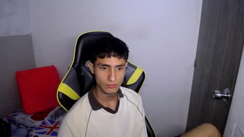 Snapshot of akyra_latin chatting on 02.23.26 Akyra latin online show from 02.23.26