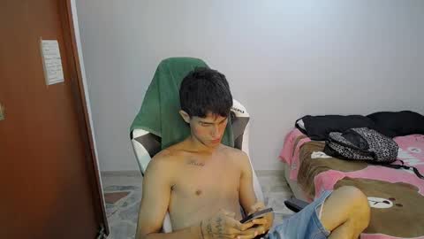 Snapshot of akyra_latin chatting on 04.01.26 Akyra latin online show from 04.01.26