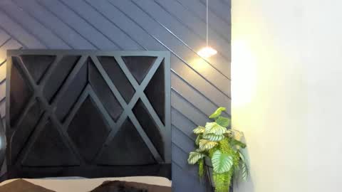 Snapshot of alahia_dangelo_ chatting on 09.18.25 ALAHIA online show from 09.18.25