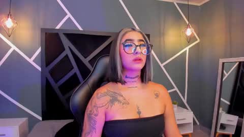 Snapshot of alahia_dangelo_ chatting on 09.27.25 ALAHIA online show from 09.27.25