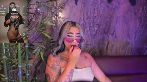 Snapshot of alahia_dangelo_ chatting on 10.23.25 ALAHIA online show from 10.23.25