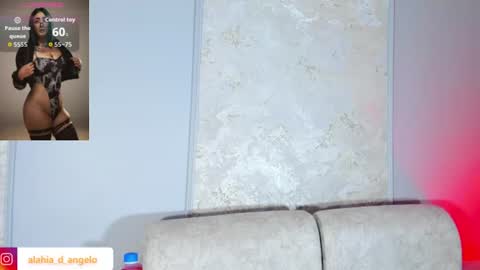 Snapshot of alahia_dangelo_ chatting on 06.19.26 ALAHIA online show from 06.19.26