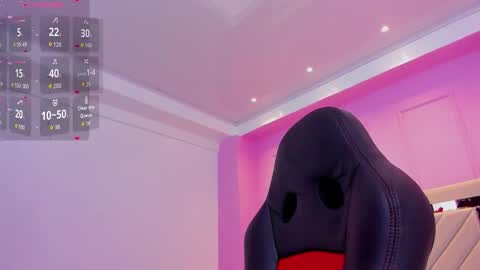 Snapshot of alahiacruz1 chatting on 10.11.25  A L A H I A  online show from 10.11.25