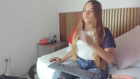 A L A I A online show from 03.17.26