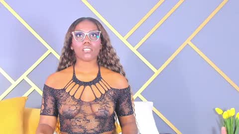 Snapshot of alaia_colins chatting on 01.08.25 alaia_colins online show from 01.08.25