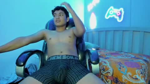 Snapshot of alamgrey_ chatting on 09.16.25 Alam online show from 09.16.25