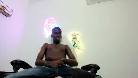 Snapshot of alan_blacke chatting on 11.10.25 alan_blacke online show from 11.10.25