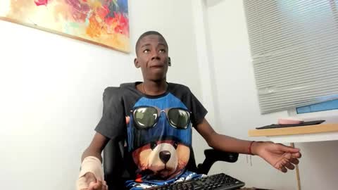 Snapshot of alan_blacke chatting on 11.19.25 alan_blacke online show from 11.19.25