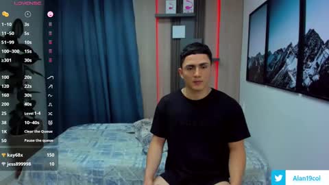 Alan  Kevin can we reach 100 thumbs up please guys  online show from 03.07.25