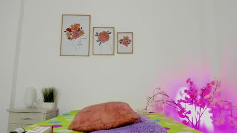 Snapshot of alana_111 chatting on 10.07.25 alana  online show from 10.07.25