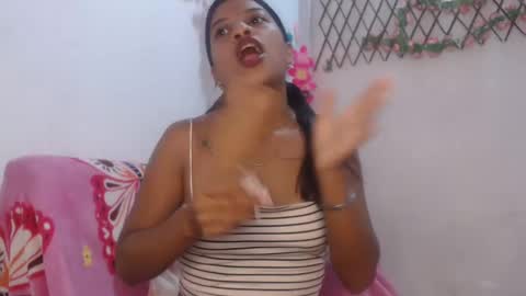 Snapshot of alana_2024 chatting on 01.11.25 Working hours pm to am every day online show from 01.11.25