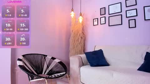 Snapshot of alana__rossetti chatting on 09.22.25 Alana online show from 09.22.25