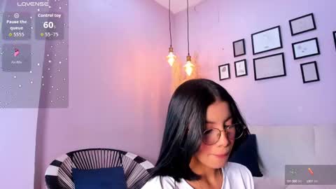 Snapshot of alana__rossetti chatting on 10.07.25 Alana online show from 10.07.25