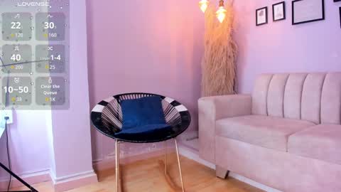 Snapshot of alana__rossetti chatting on 10.08.25 Alana online show from 10.08.25