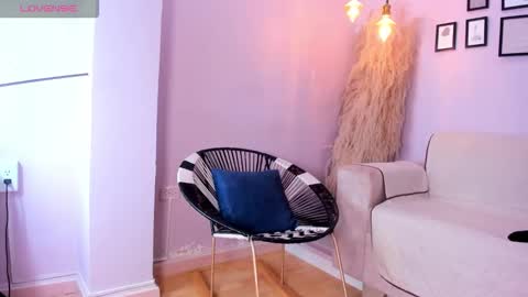 Snapshot of alana__rossetti chatting on 10.22.25 Alana online show from 10.22.25