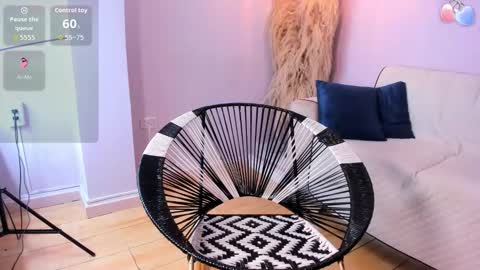 Alana online show from 11.11.25