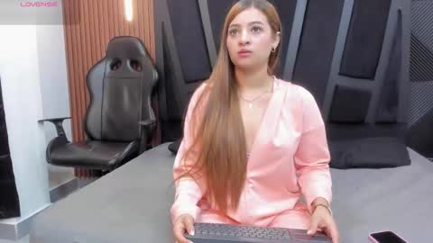 ALANA COX online show from 10.05.25