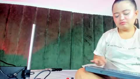 ALANA PETITE online show from 07.05.26