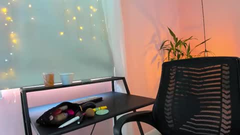 Alana online show from 10.03.25