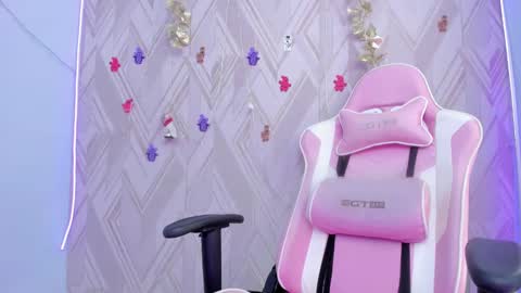Alana Flores online show from 12.13.24