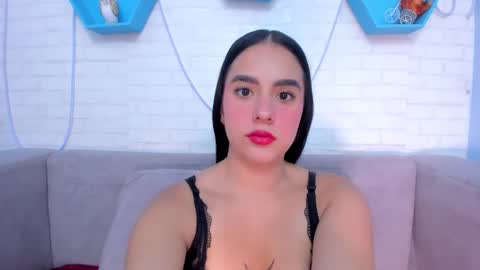 Alana Flores online show from 03.11.25