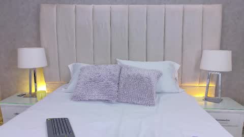 Alanah Bustamante online show from 10.16.25