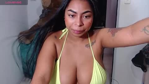 Snapshot of alanajonees chatting on 02.06.25 alanajonees online show from 02.06.25