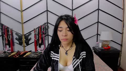 Alana online show from 12.26.24
