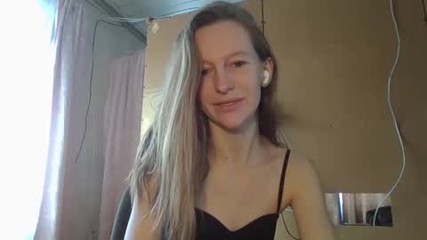 Snapshot of alane26 chatting on 02.24.25 Elisa online show from 02.24.25