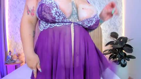 Snapshot of alanna_hank chatting on 12.17.24 Alanna online show from 12.17.24