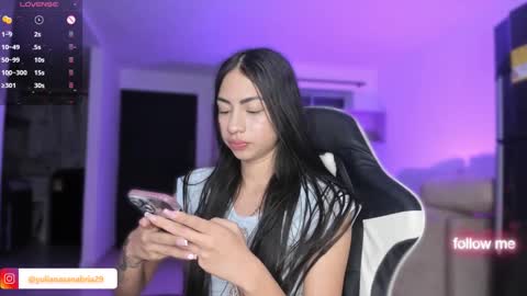 Snapshot of alannah__ chatting on 12.04.24    online show from 12.04.24