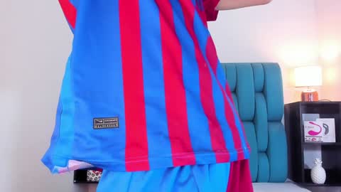 alannaughty_ online show from 01.21.25