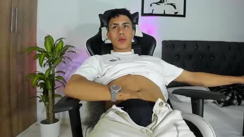 alannaughty_ online show from 11.19.25