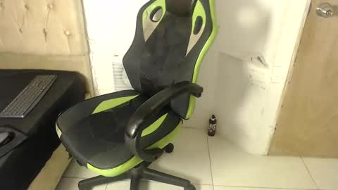 Snapshot of alantrickz365 chatting on 09.19.25 alantrickz365 online show from 09.19.25