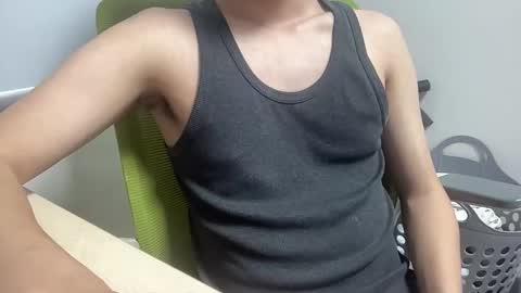 Snapshot of alanwu12 chatting on 11.15.25 alanwu12 online show from 11.15.25