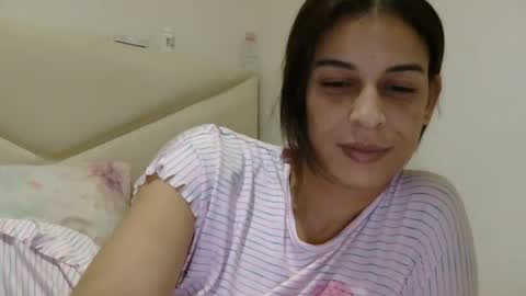 Snapshot of alaouirim25 chatting on 06.17.26 AllylicArabis online show from 06.17.26