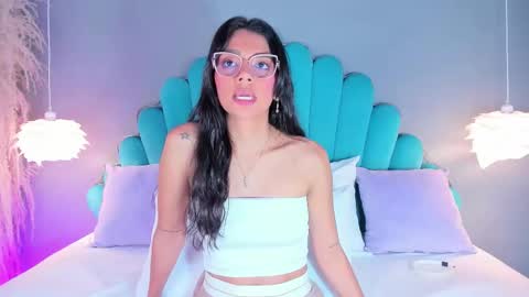 Alassia Hocthner online show from 09.10.25