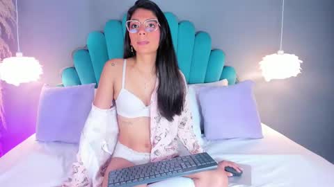 Alassia Hocthner online show from 09.13.25