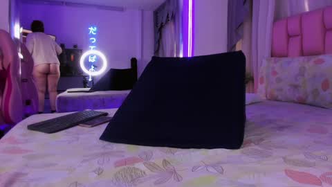 albaandthayron online show from 12.12.24