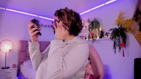 albaandthayron online show from 02.13.25