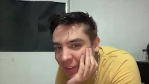 Snapshot of alber753713 chatting on 06.27.26 alber753713 online show from 06.27.26