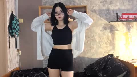 Im Katrina online show from 12.23.25