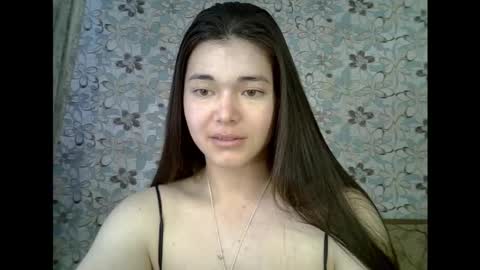 Snapshot of albi_glow chatting on 10.09.25 Albi online show from 10.09.25