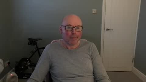 Snapshot of alc300170 chatting on 02.14.25 alc300170 online show from 02.14.25