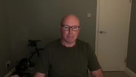 Snapshot of alc300170 chatting on 10.15.25 alc300170 online show from 10.15.25